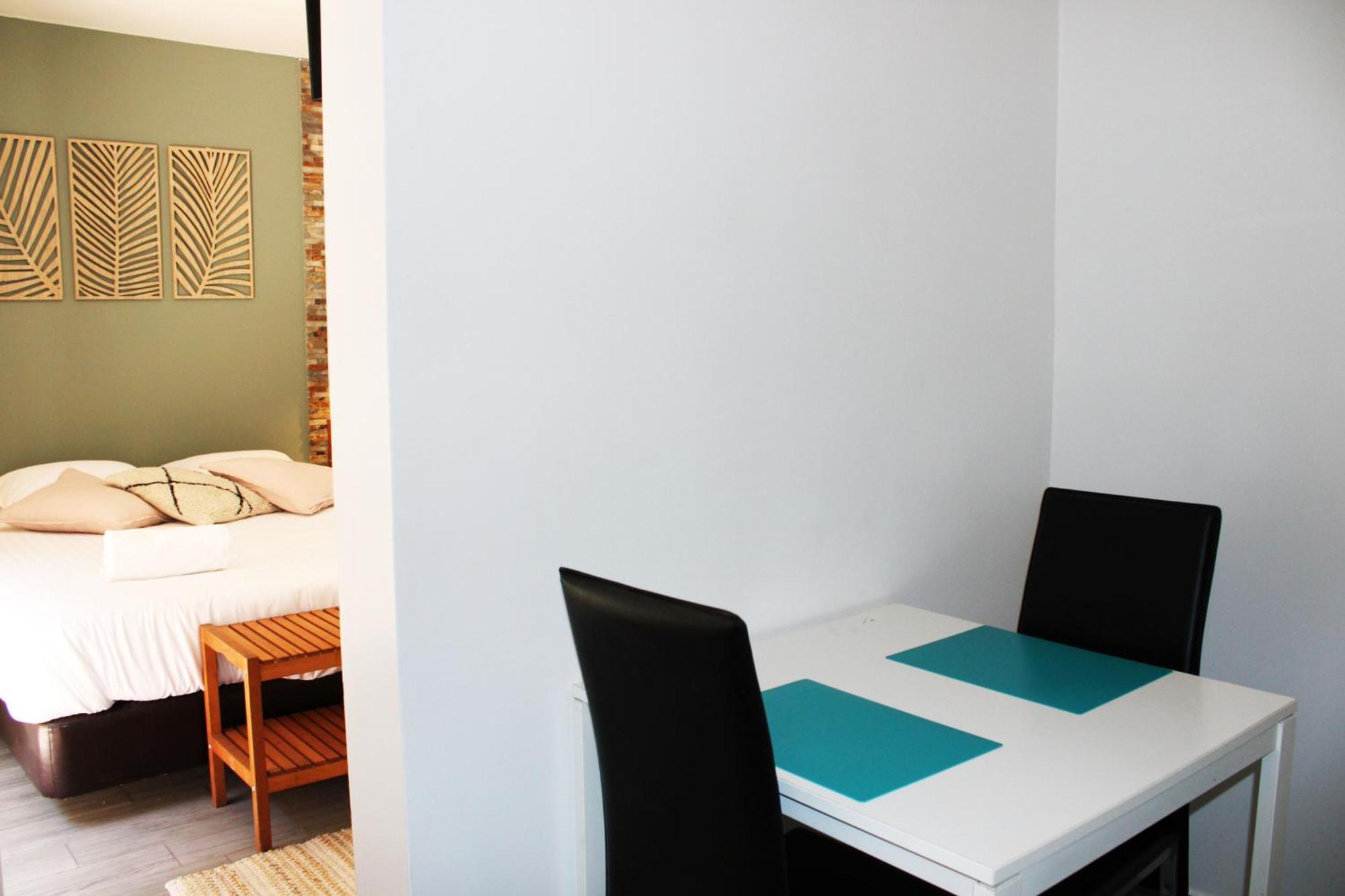 Center Apartment *