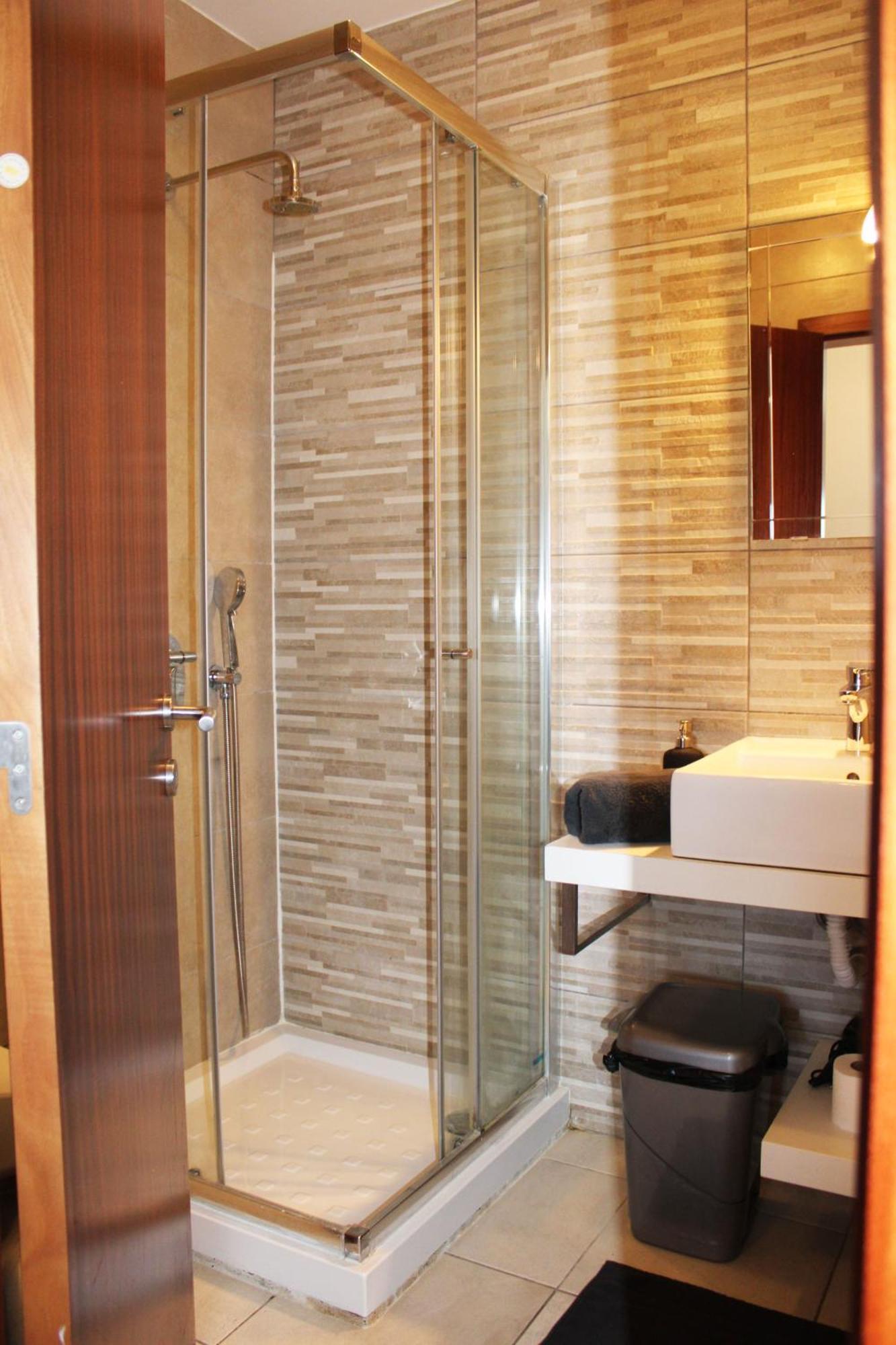 Center Apartment *